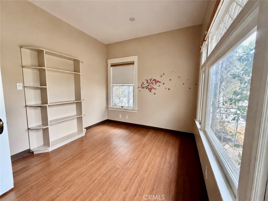 146 E Walnut Avenue