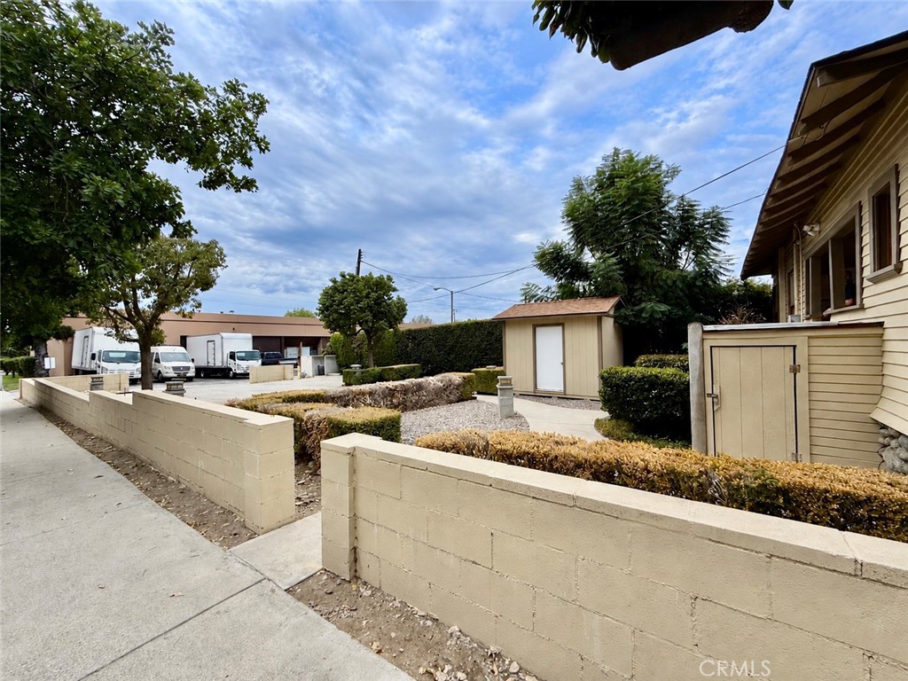 146 E Walnut Avenue