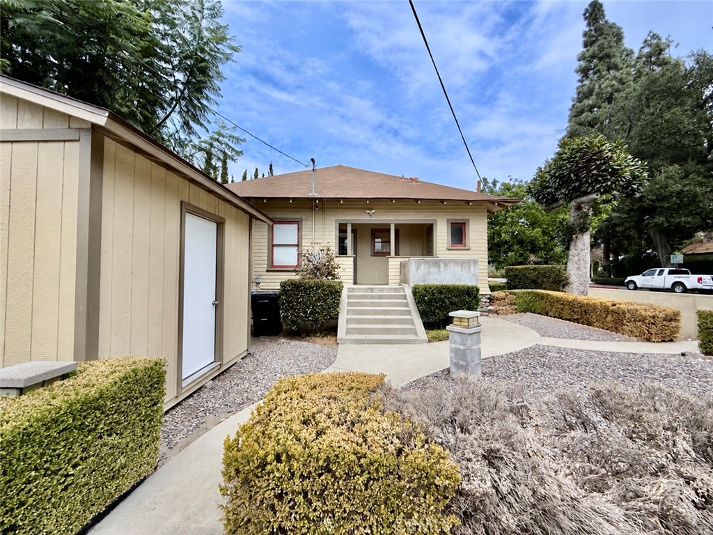 146 E Walnut Avenue