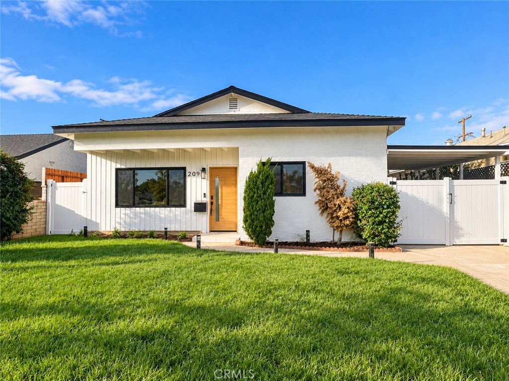 209 W Markland