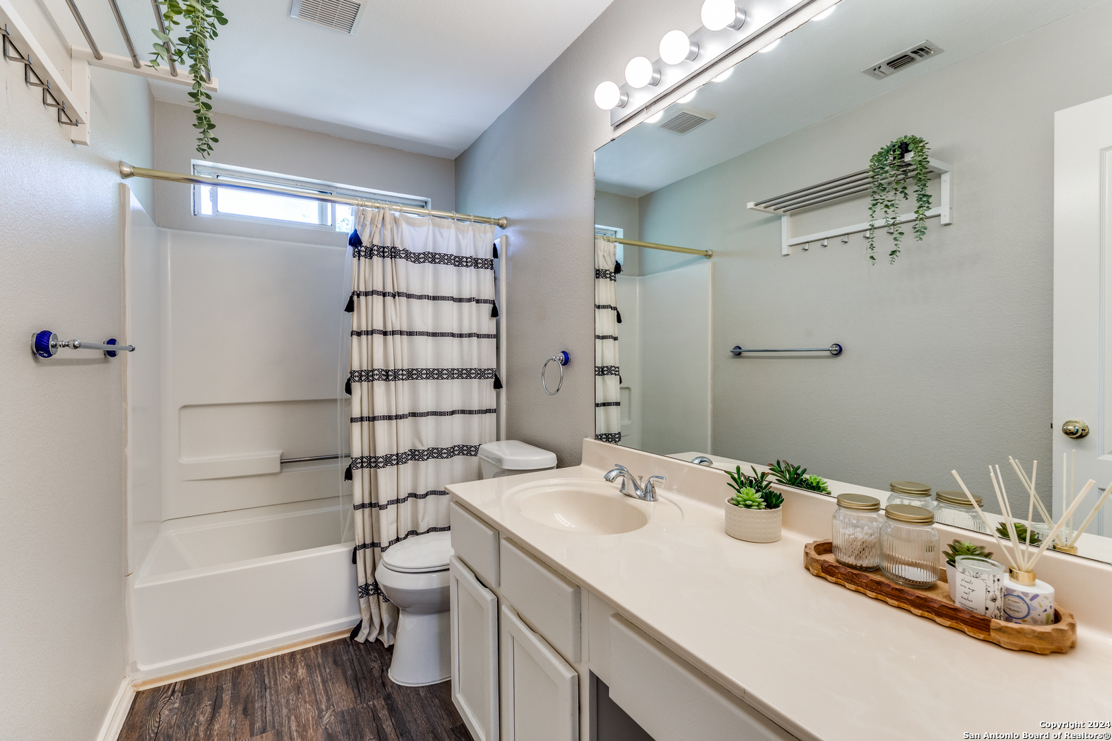 11523 ROSEVIEW