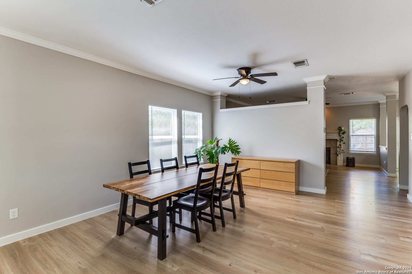 11523 ROSEVIEW
