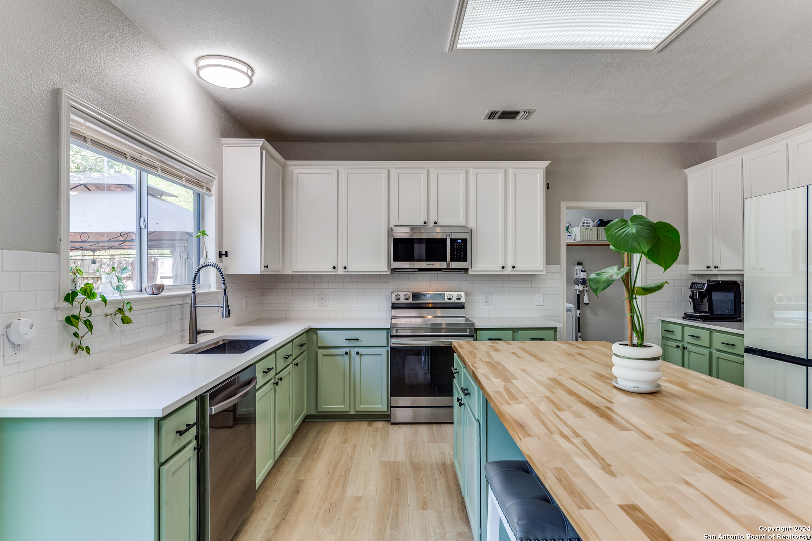11523 ROSEVIEW