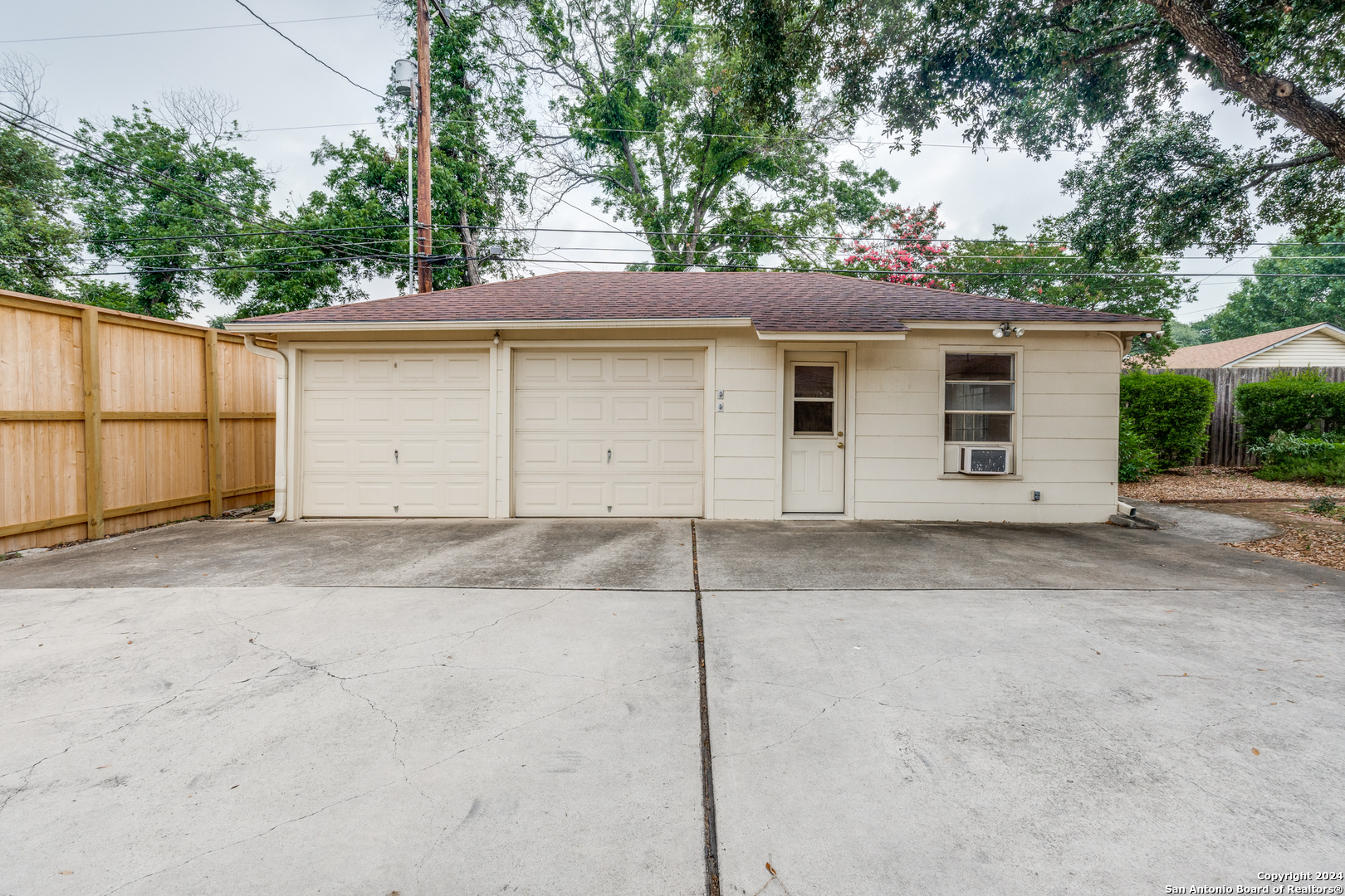 209 Calumet Pl