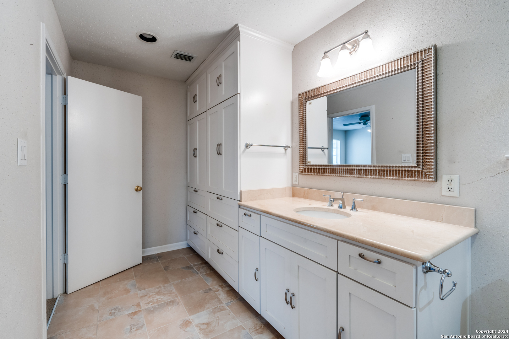 209 Calumet Pl
