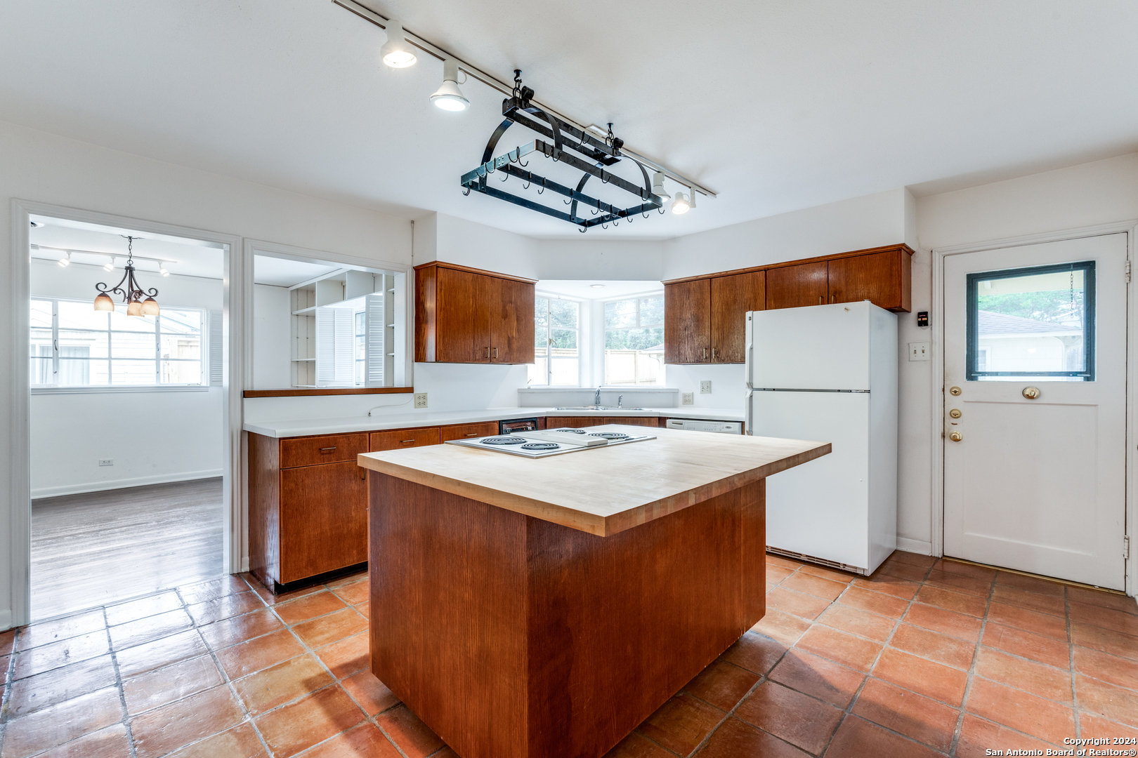 209 Calumet Pl