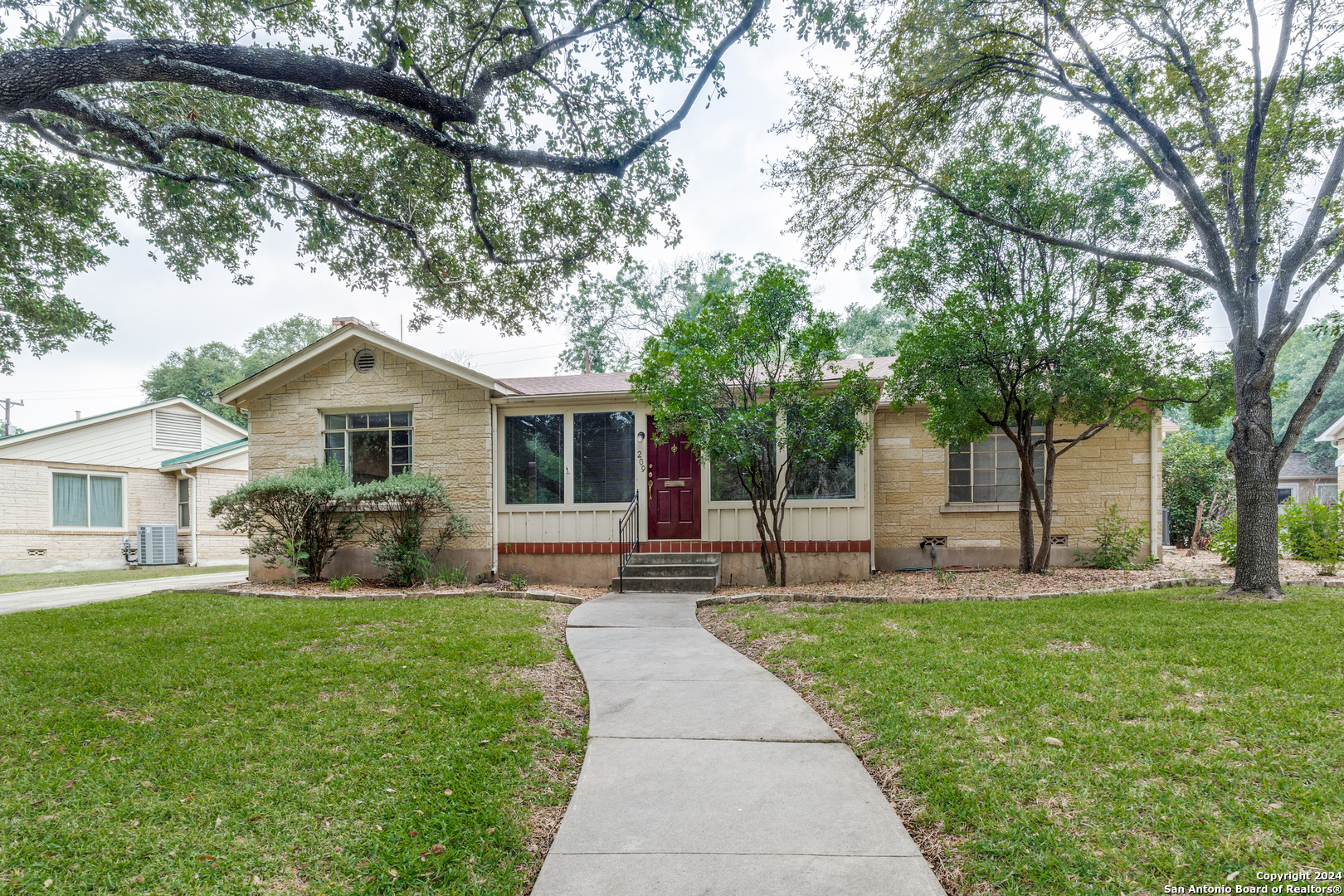 209 Calumet Pl