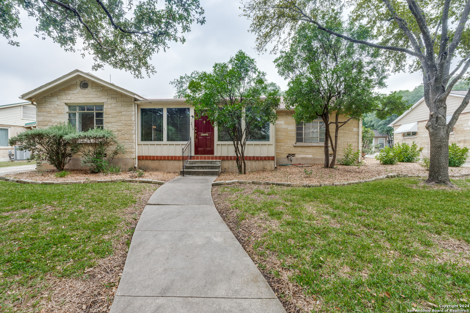 209 Calumet Pl