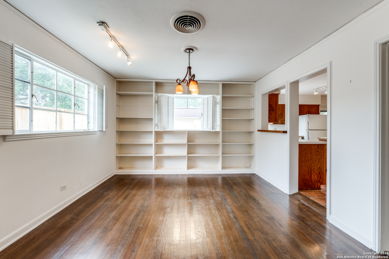 209 Calumet Pl