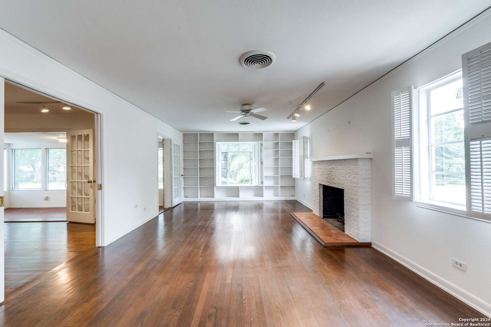 209 Calumet Pl
