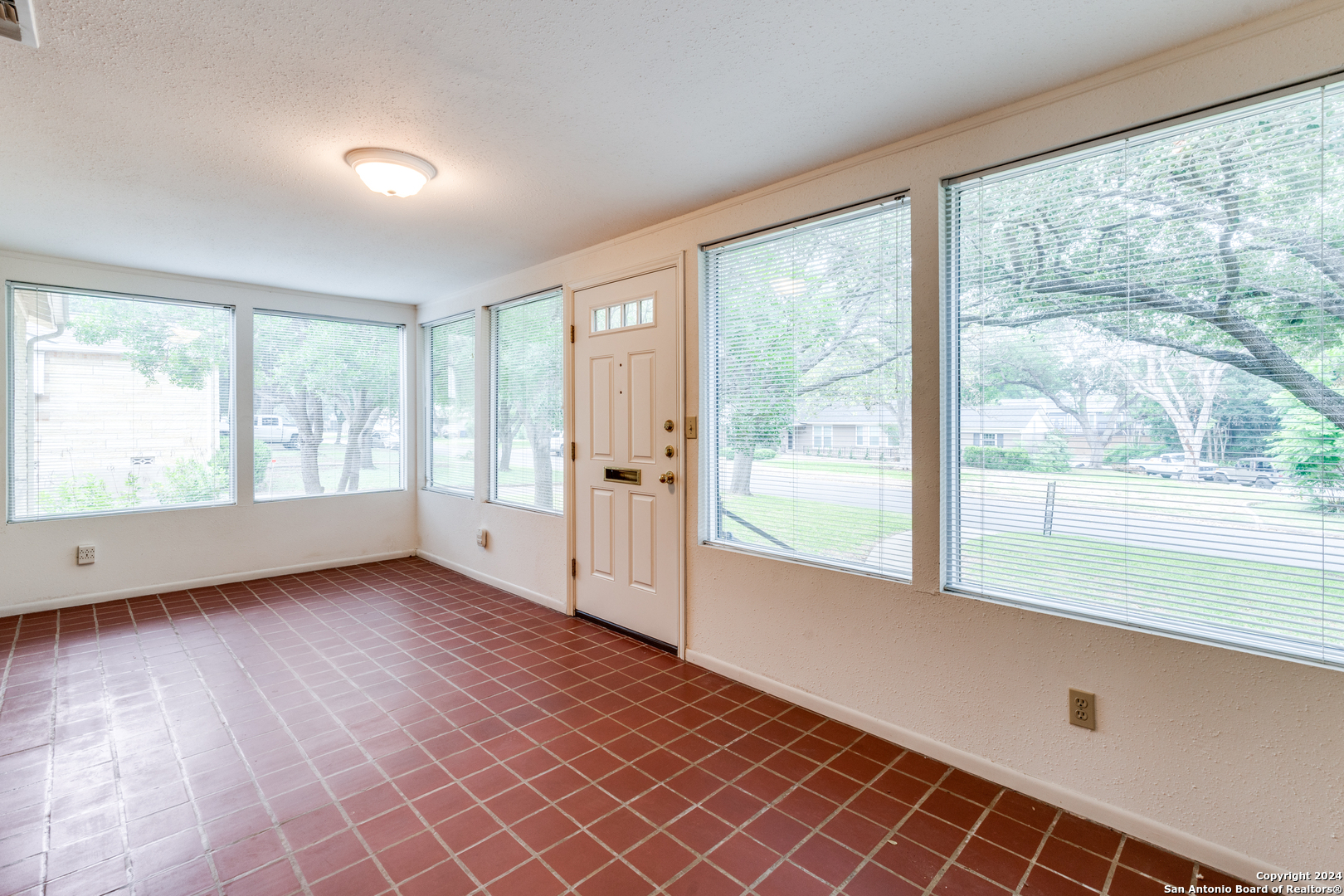 209 Calumet Pl