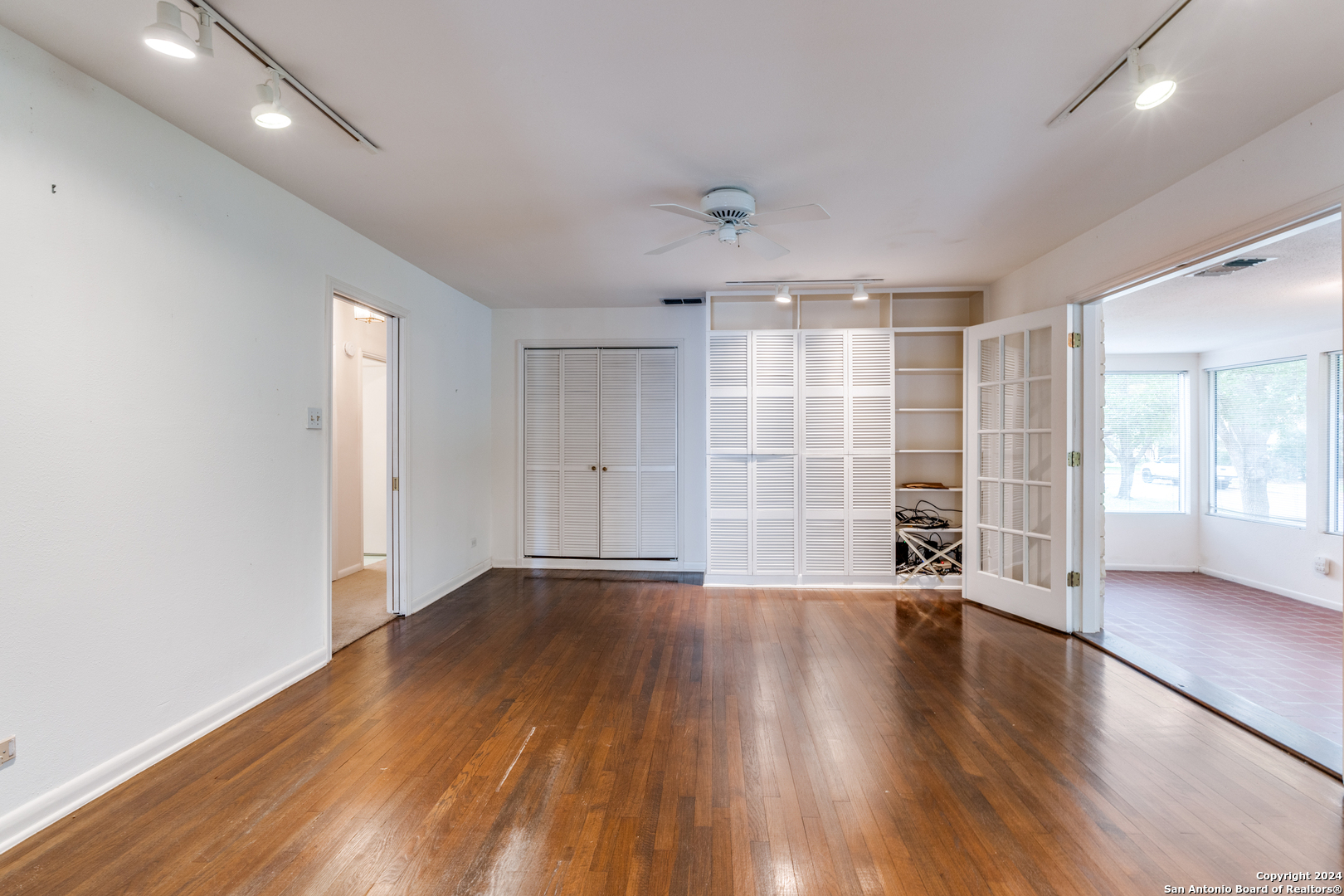 209 Calumet Pl