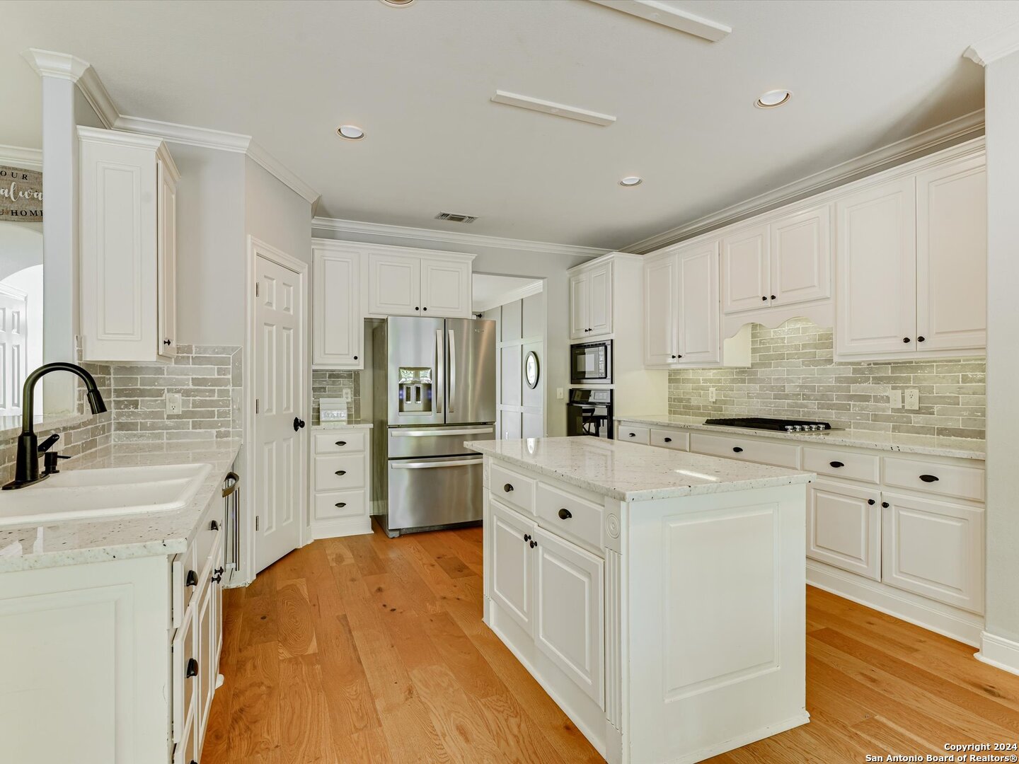 1718 Fawn Bluff
