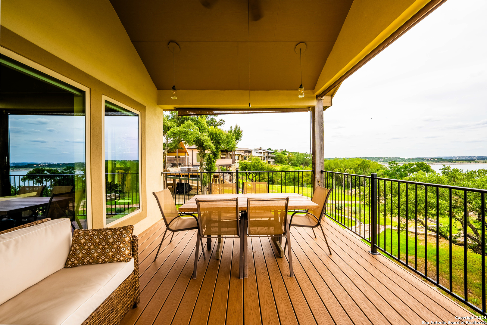 1590 STAGECOACH DR