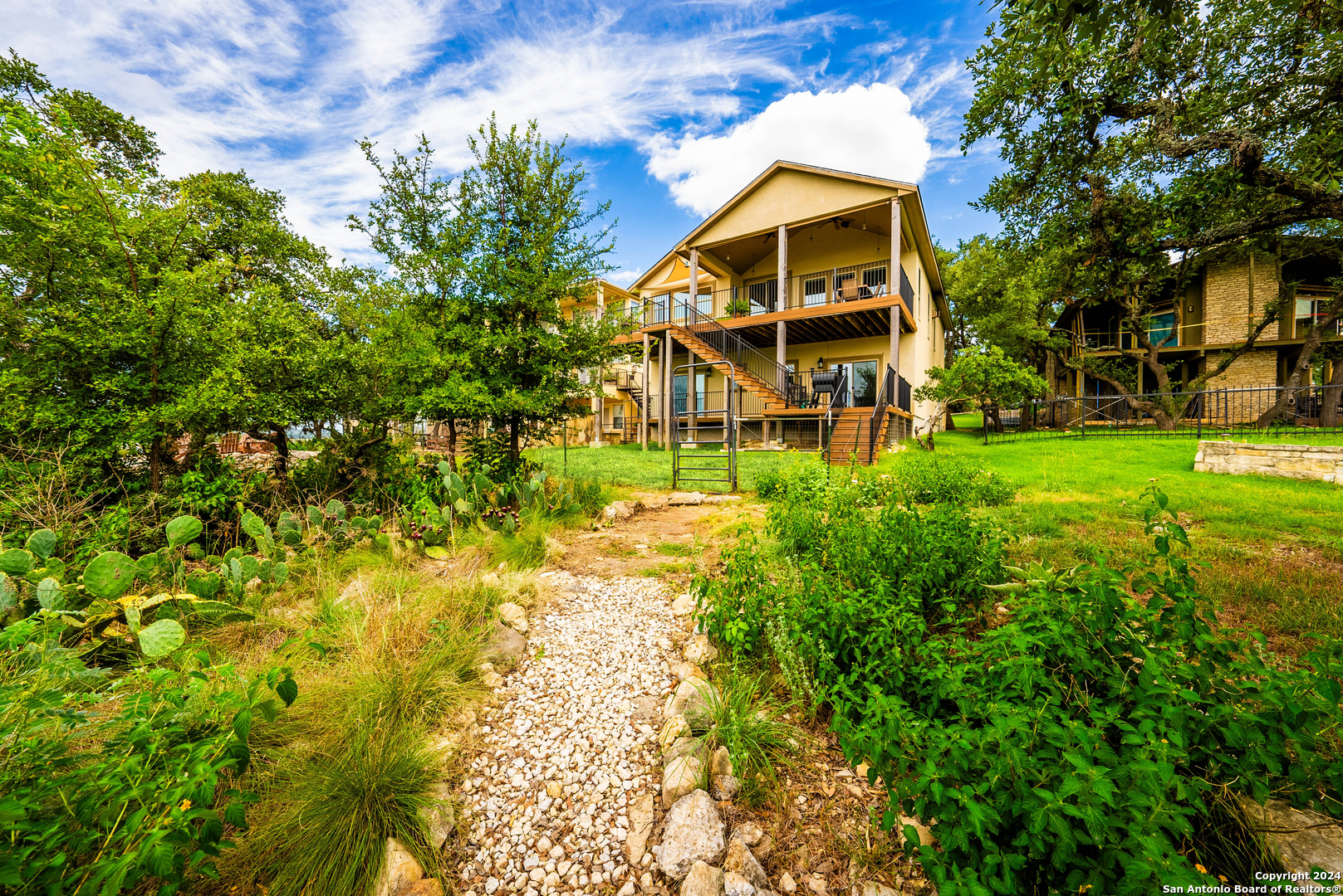 1590 STAGECOACH DR