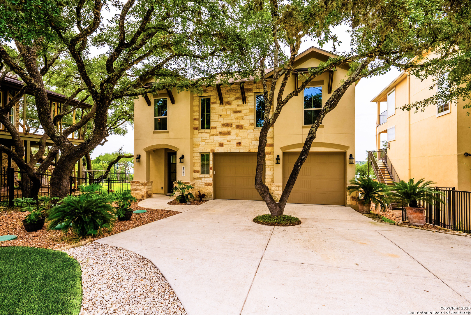 1590 STAGECOACH DR