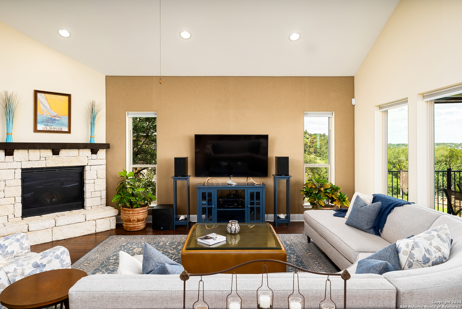 1590 STAGECOACH DR