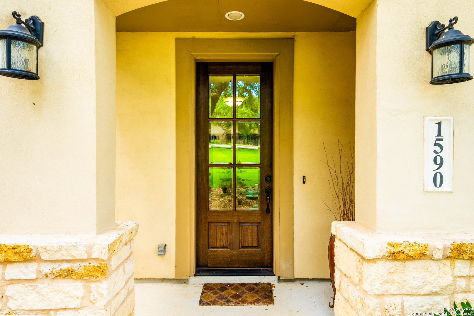 1590 STAGECOACH DR