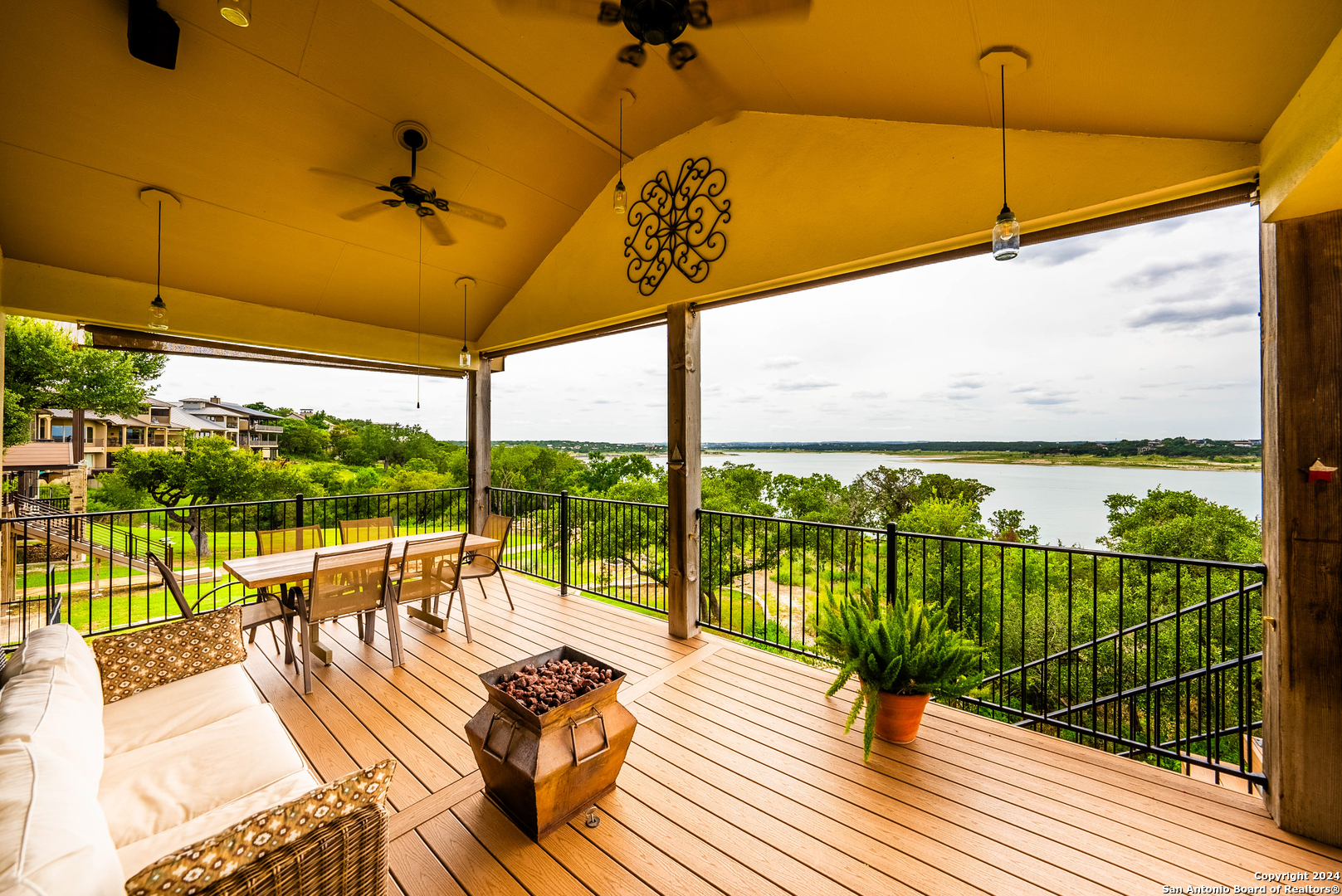 1590 STAGECOACH DR