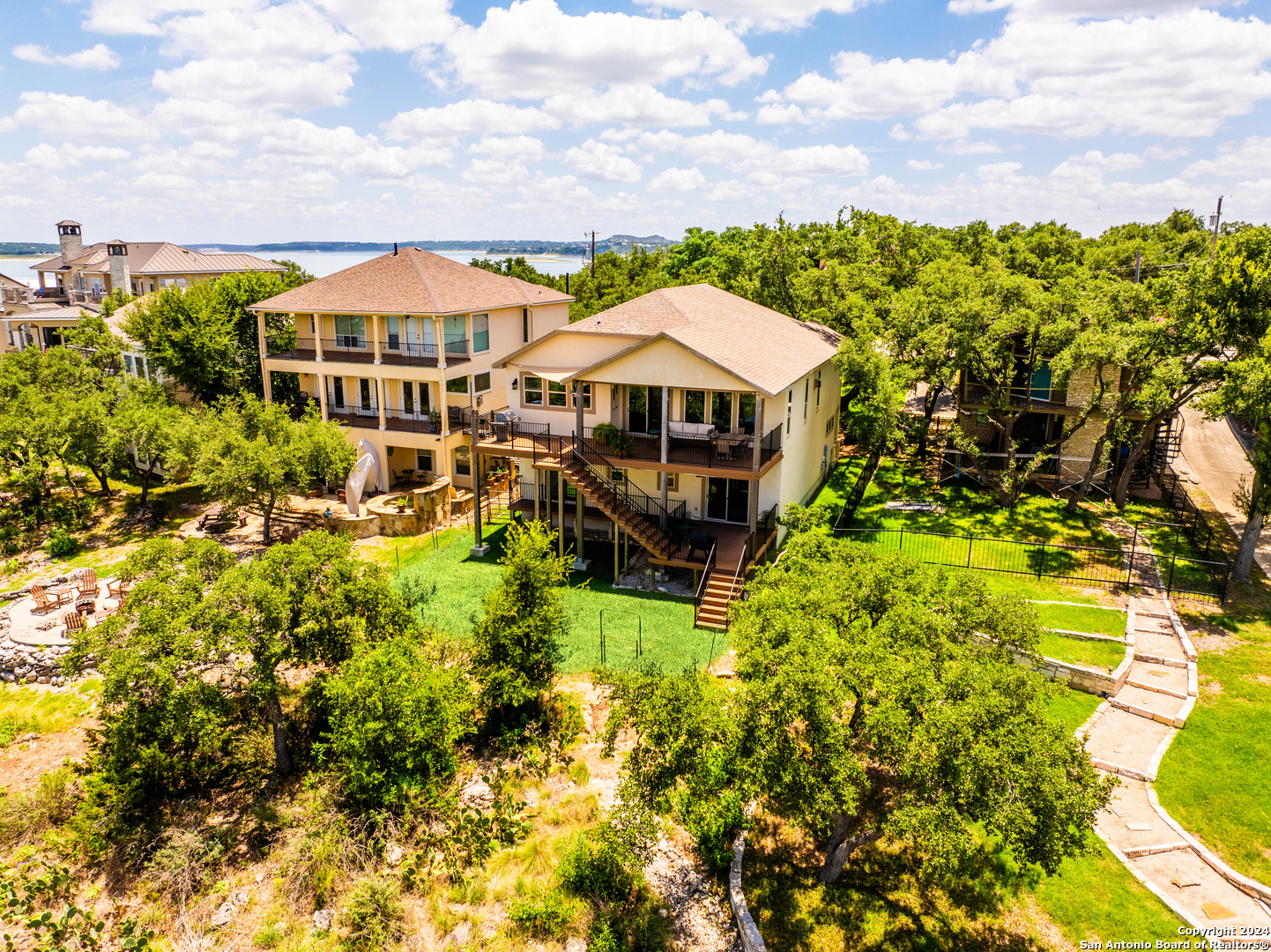 1590 STAGECOACH DR