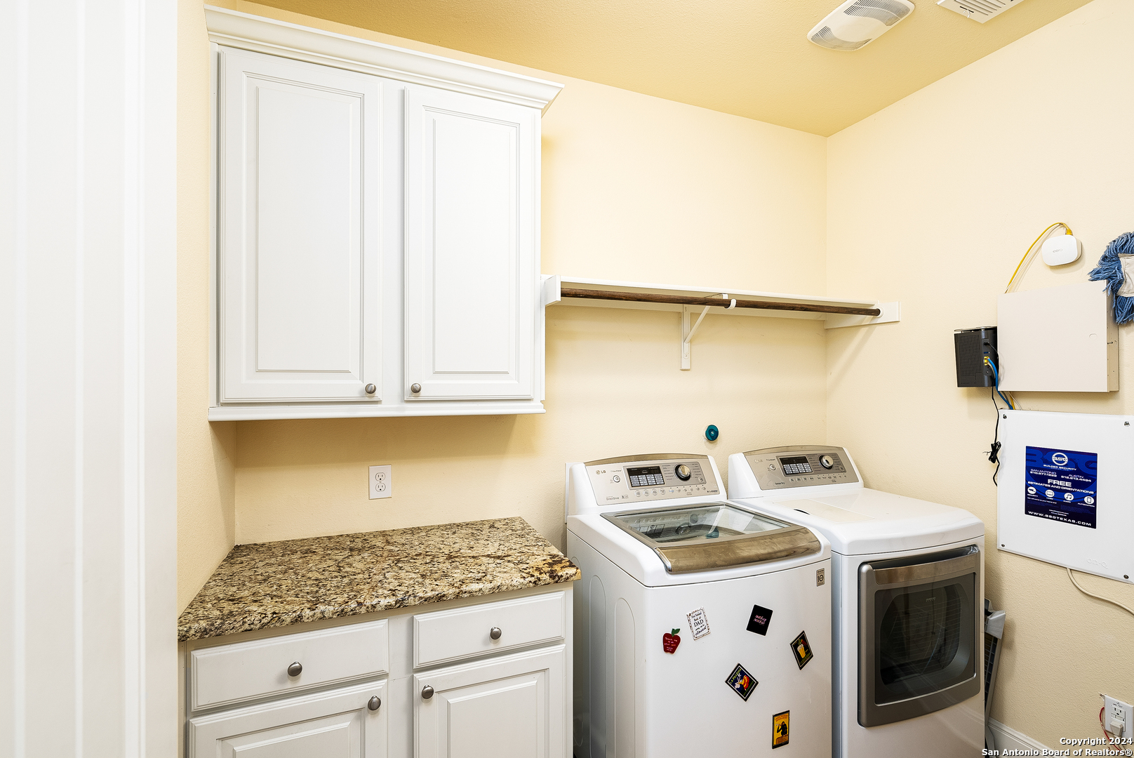 1590 STAGECOACH DR