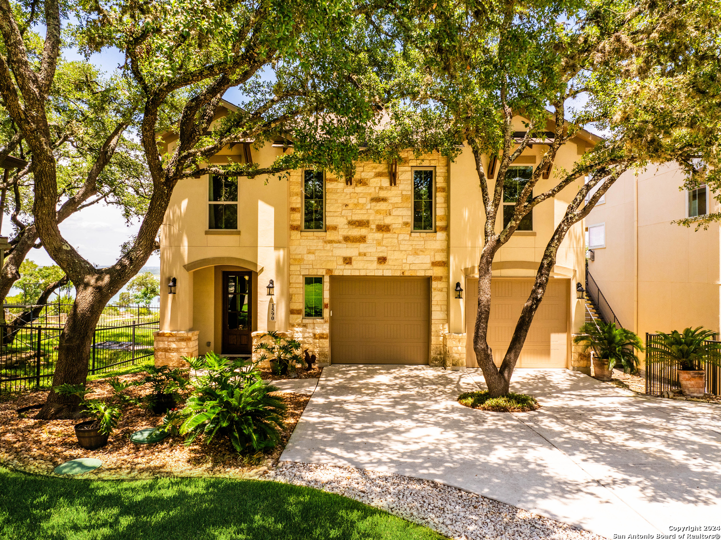 1590 STAGECOACH DR
