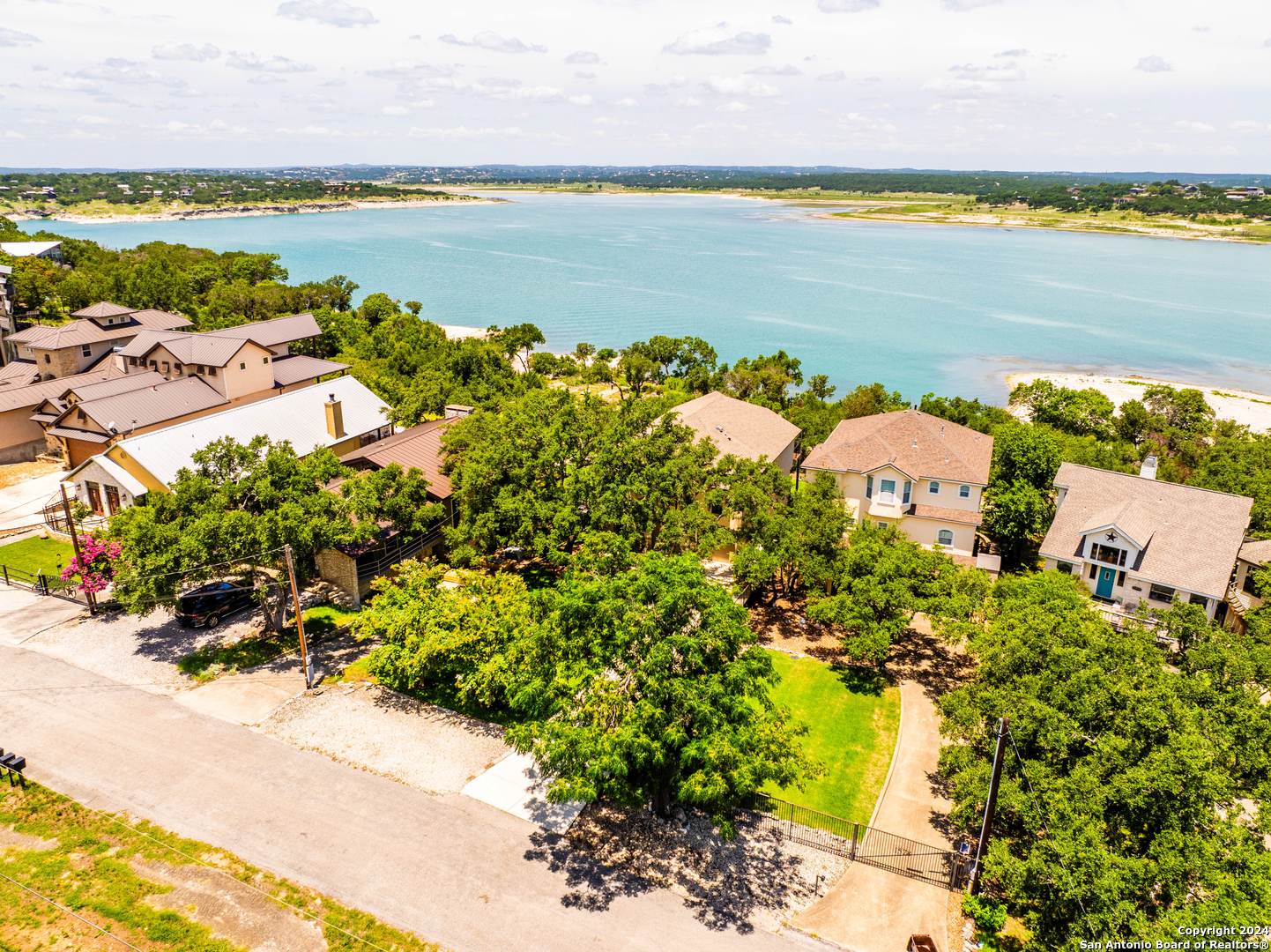 1590 STAGECOACH DR