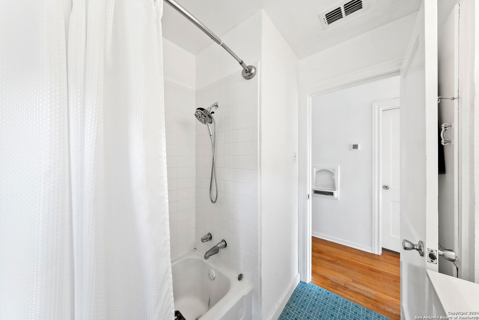 1303 VANDERBILT ST