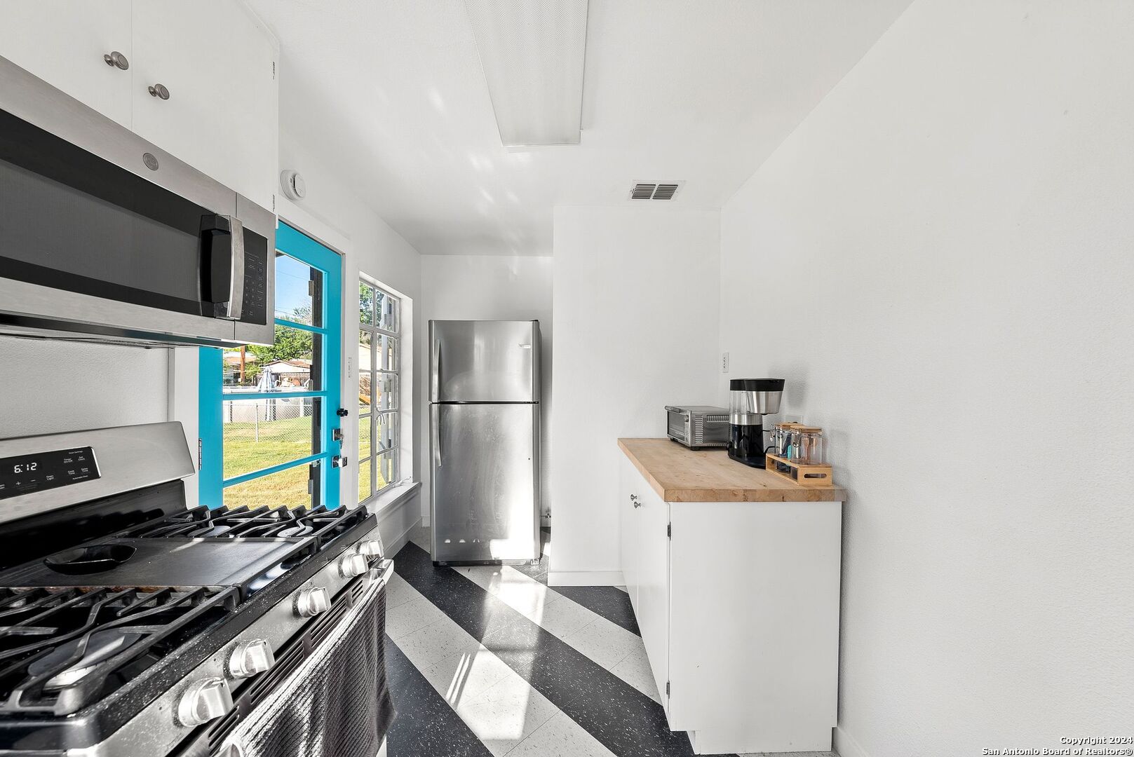 1303 VANDERBILT ST