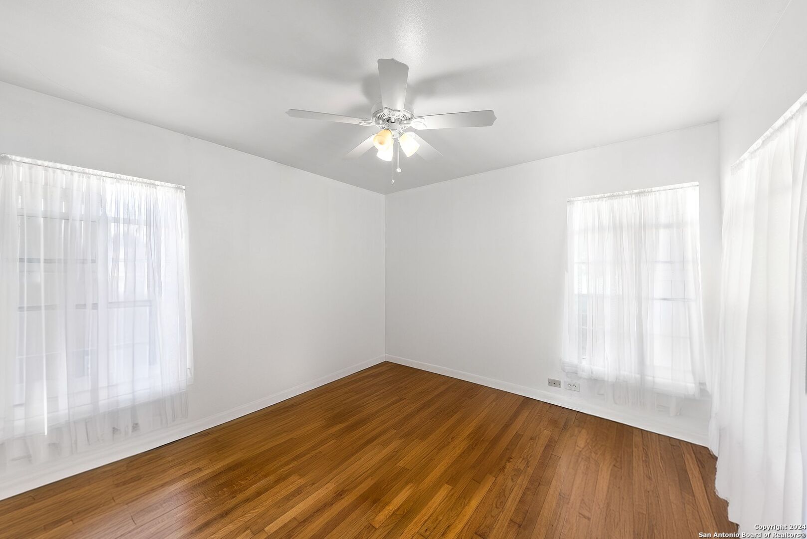 1303 VANDERBILT ST