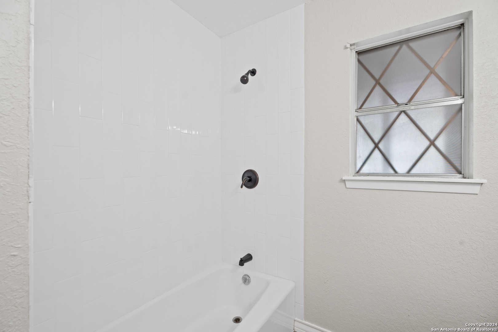4118 MABUNI DR