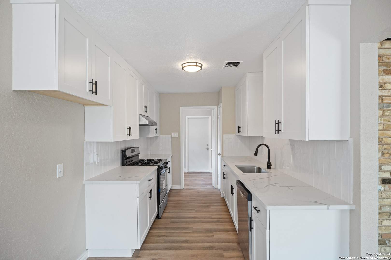 4118 MABUNI DR