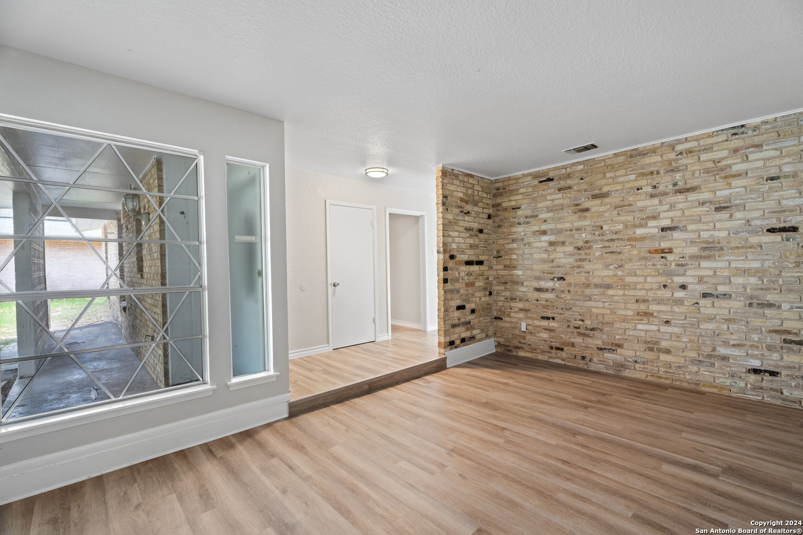 4118 MABUNI DR