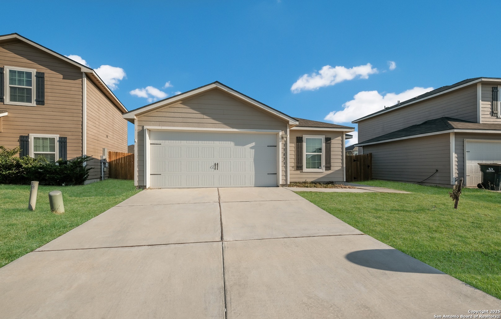 11823 VINEY PASS