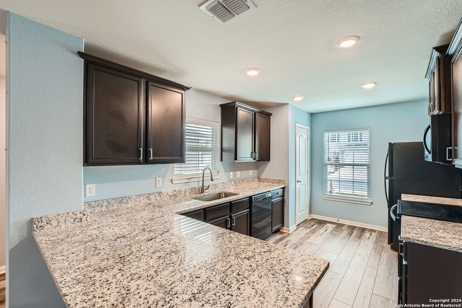 11823 VINEY PASS