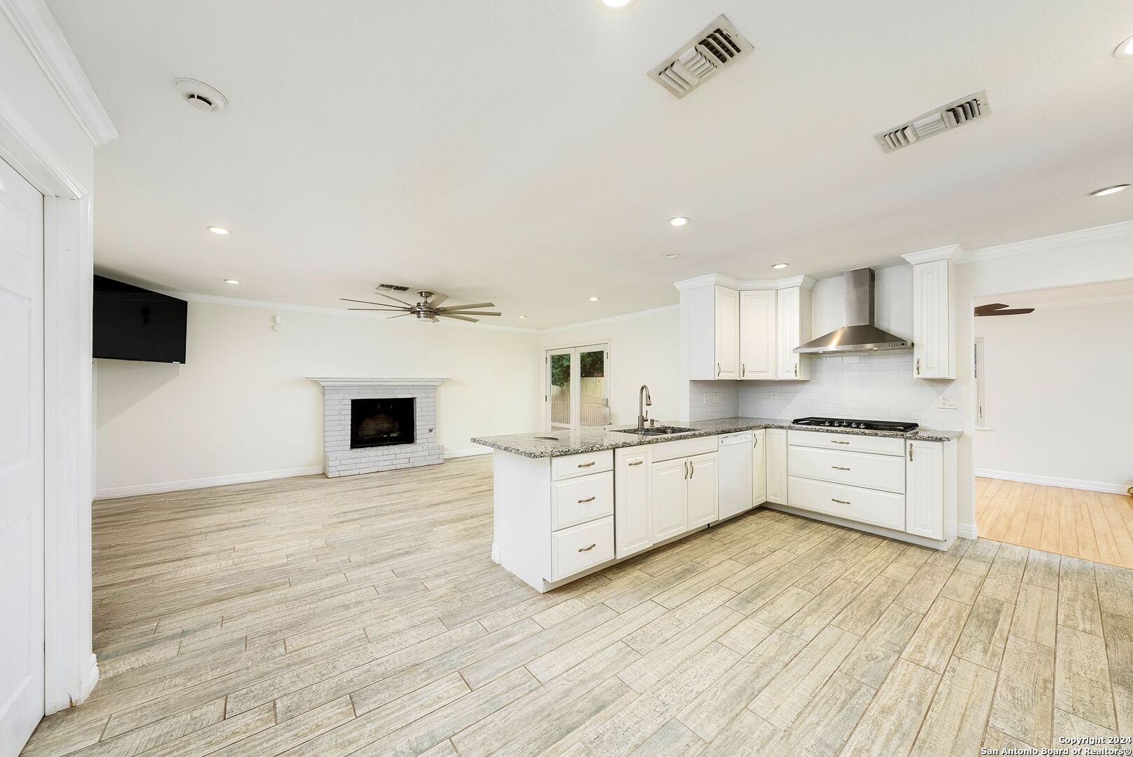 15111 ENCINO VERDE ST