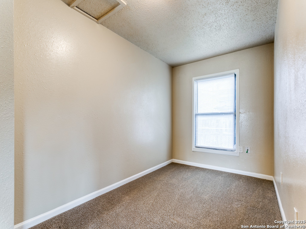 102 SMALLWOOD DR
