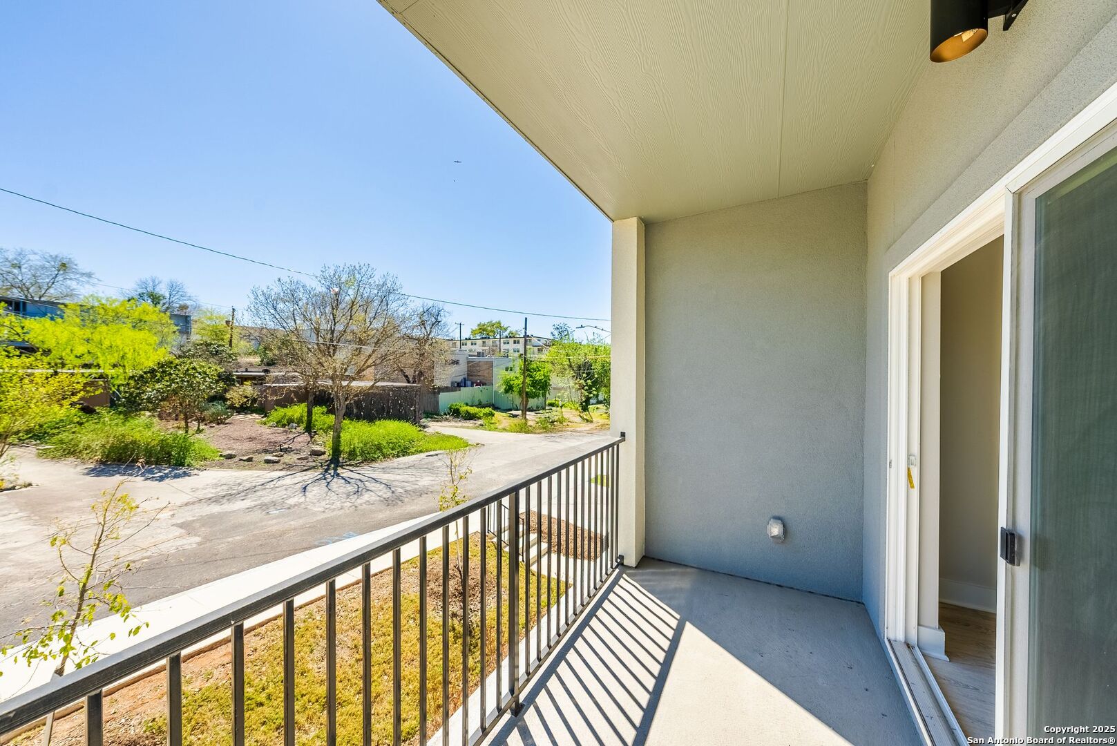 419 Ira Avenue 1102