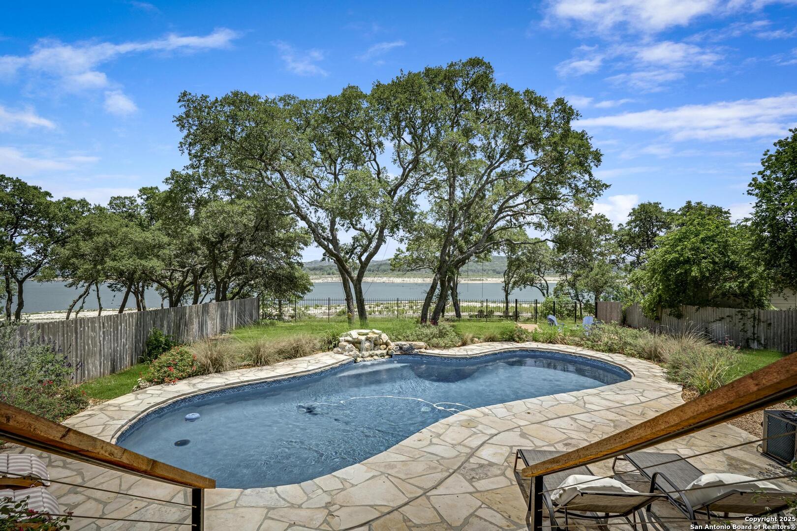 772 Lakebreeze