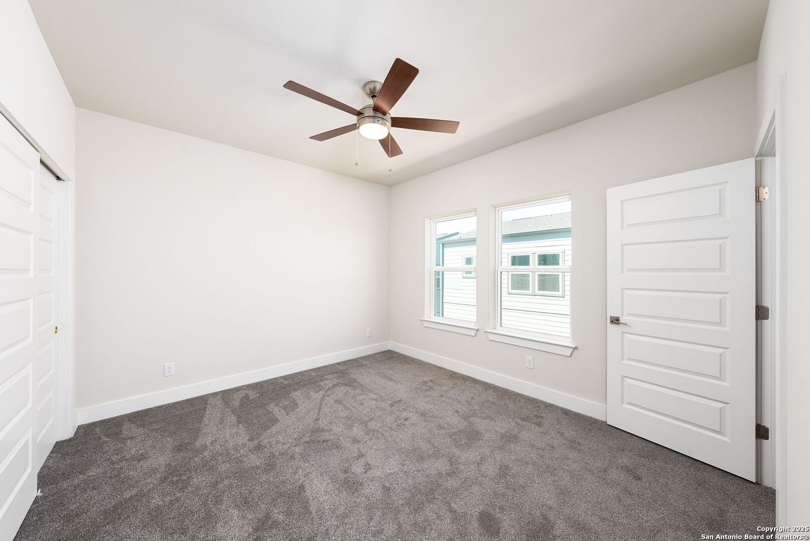 419 Ira Avenue 1102