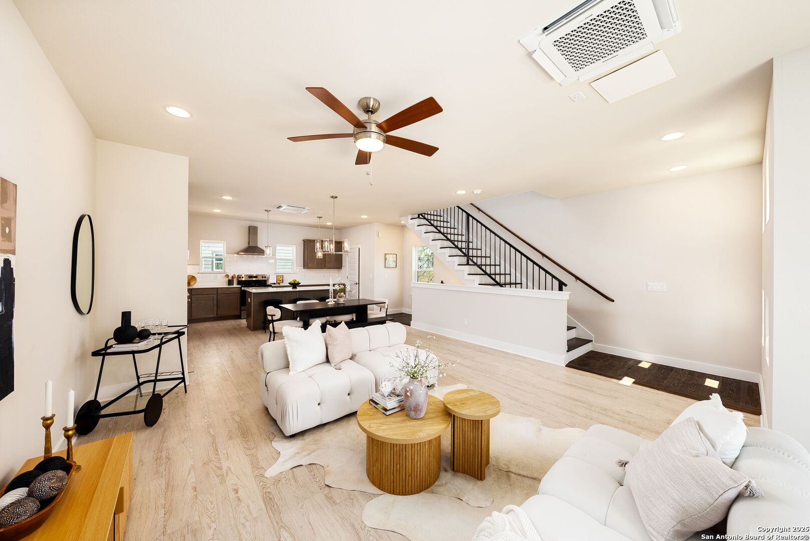 419 Ira Avenue 1102