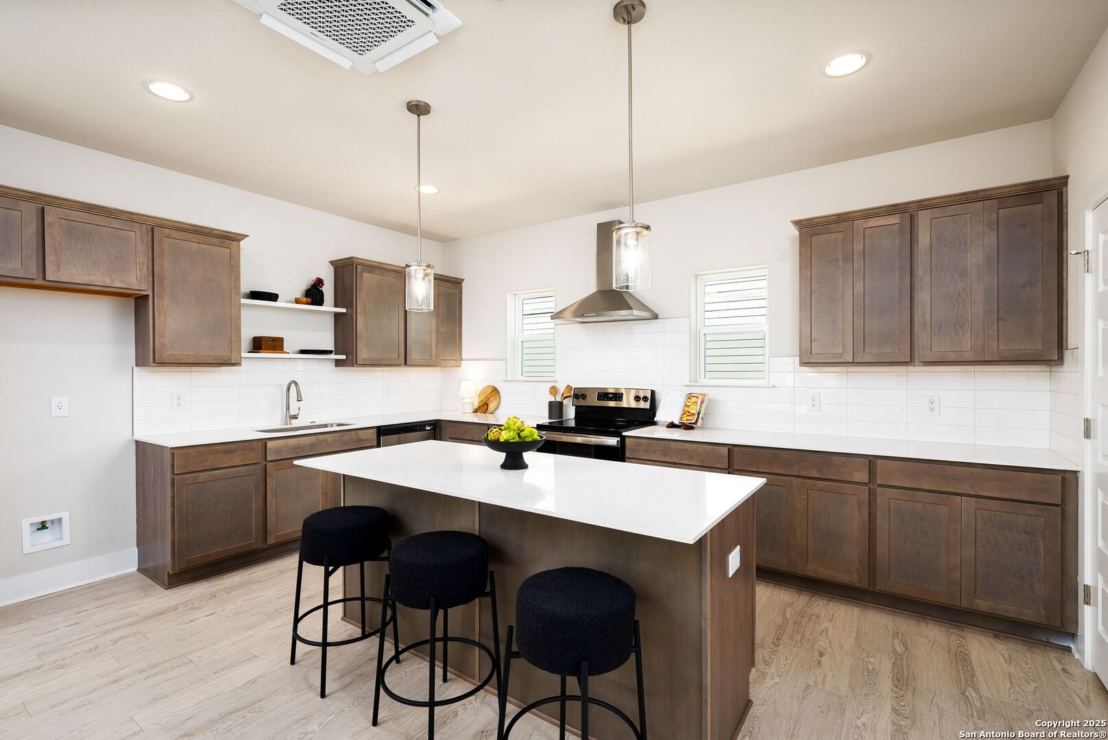 419 Ira Avenue 1102