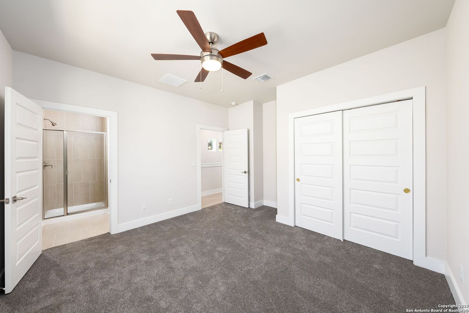 419 Ira Avenue 1102
