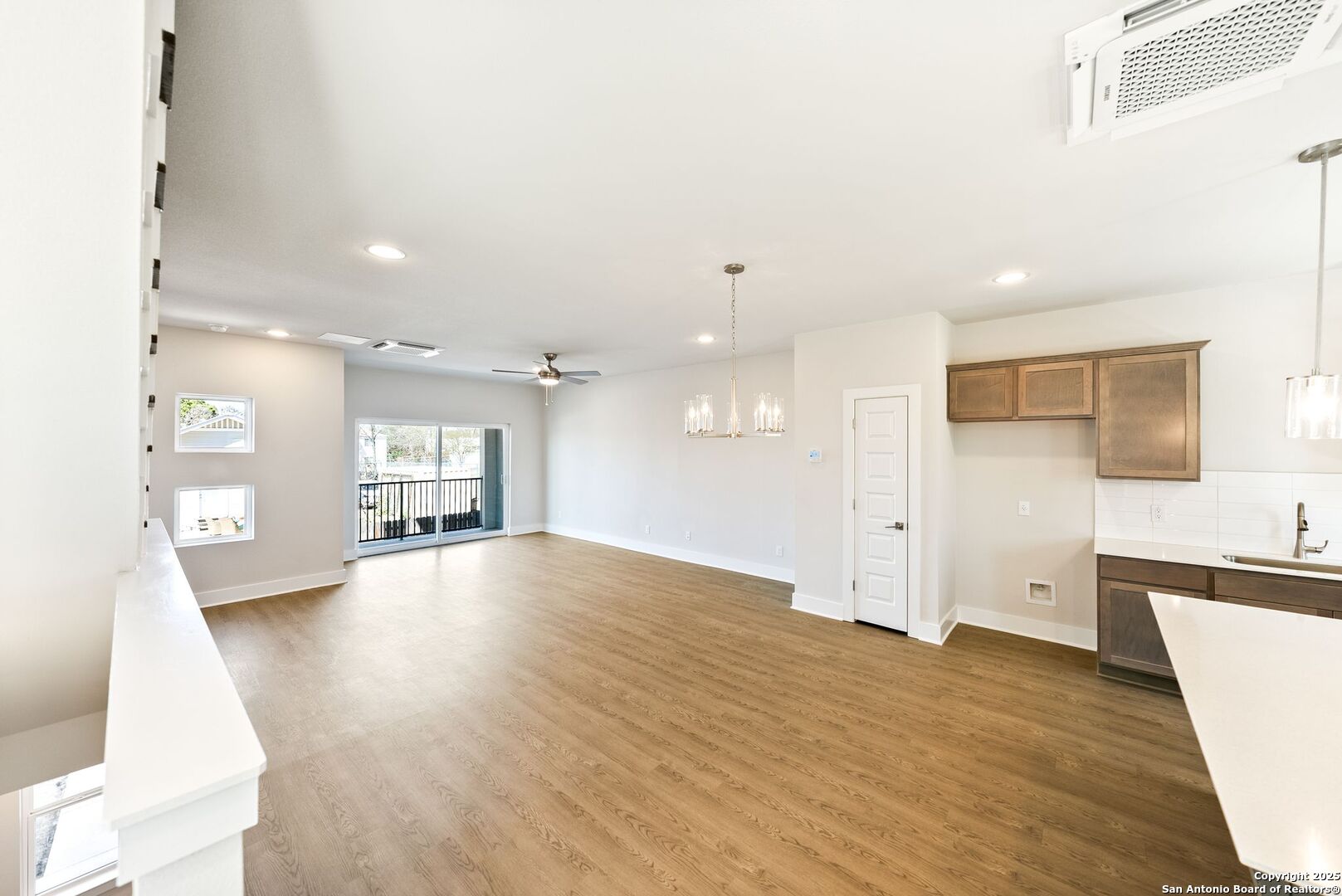419 Ira Avenue 2101