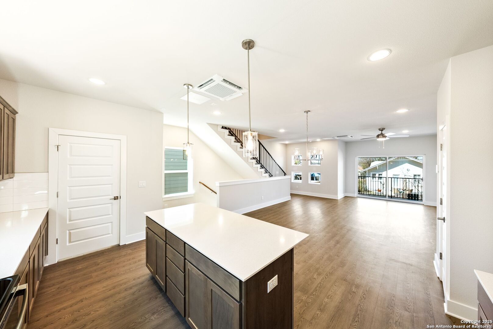 419 Ira Avenue 2101