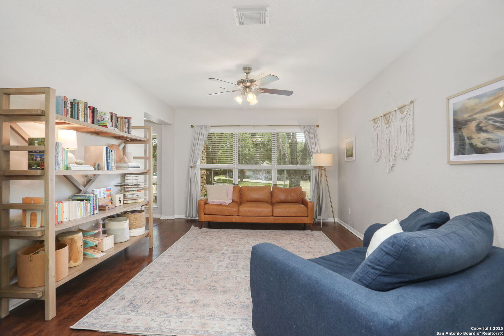 10219 Coyote Hill