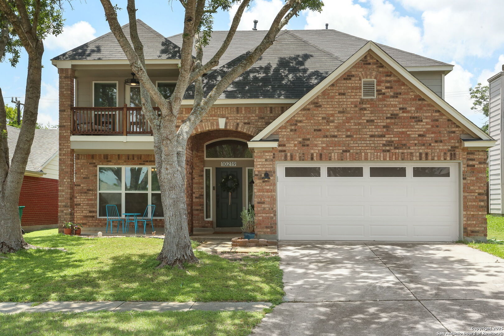 10219 Coyote Hill