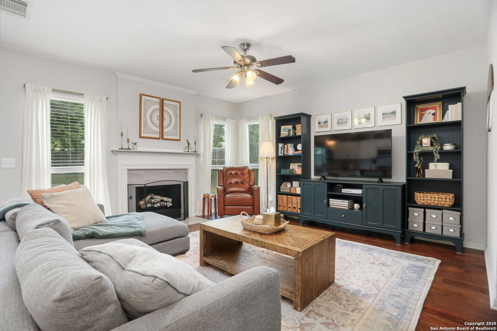 10219 Coyote Hill