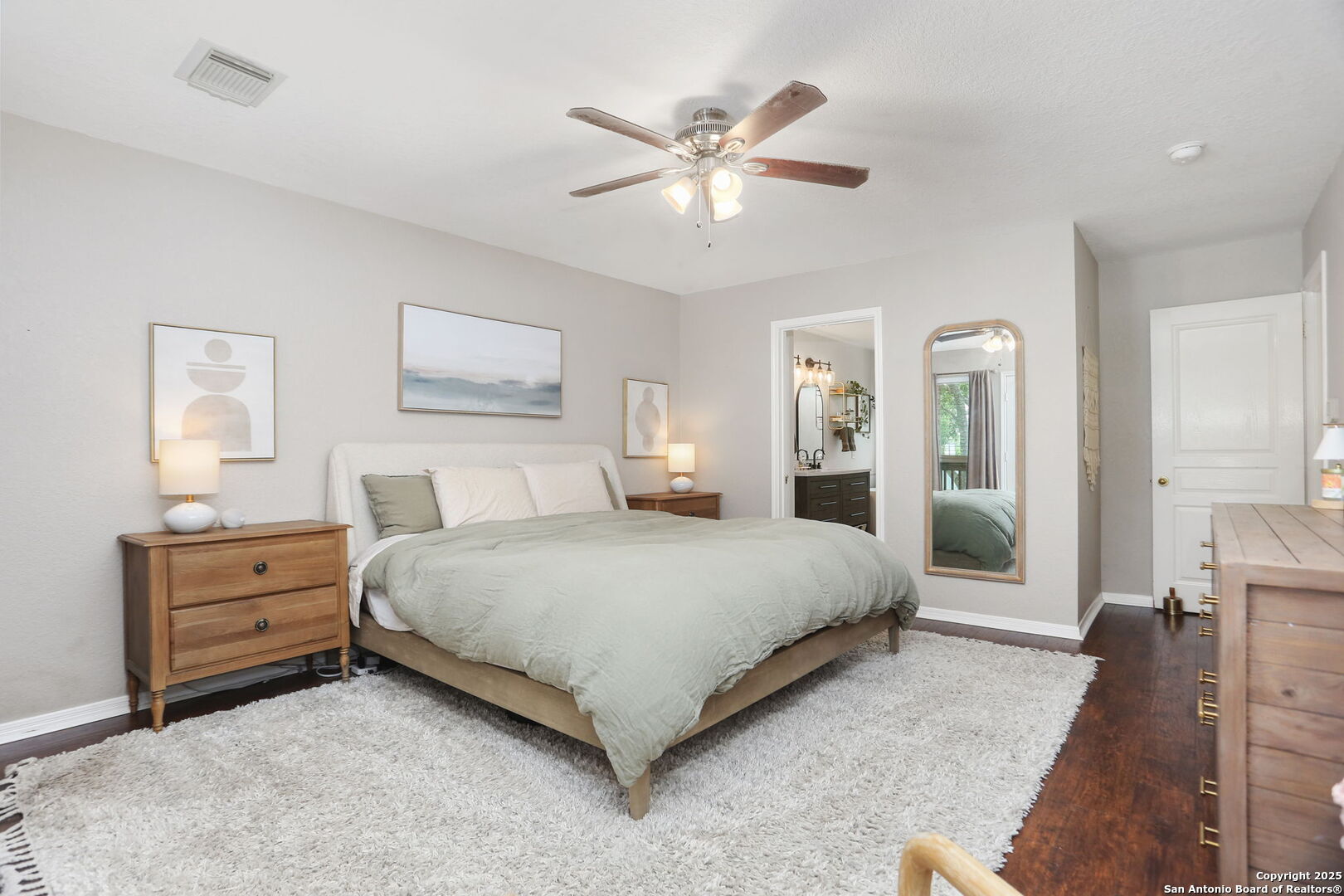 10219 Coyote Hill