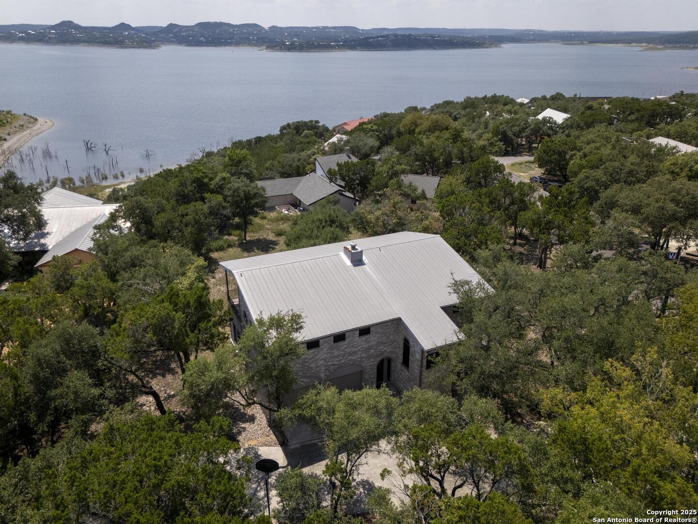 801 Mount Lookout